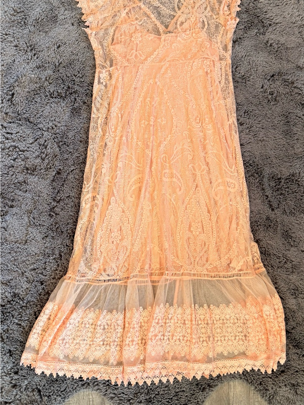 torrid Peach Lace V-Neck Ruffle-Hem Maxi Dress - Picture 9 of 9